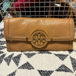 Tory Burch wallet